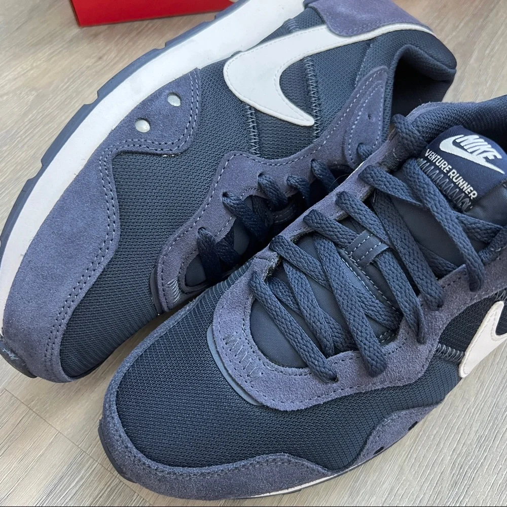 NWT Nike Venture Runner Men’s Shoes - Picture 4 of 8